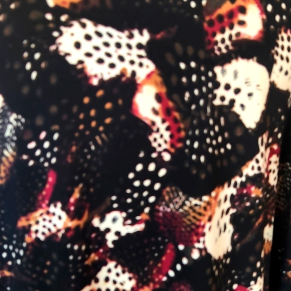 🏷️AVENUE Eden Tunic in Horsefeather Print Size 5X - Picture 11 of 14